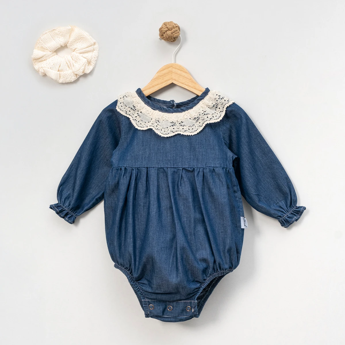 KIZ BEBEK 9-24 AY YAKA DETAYLI TOKALI SLİPLİ TULUM 