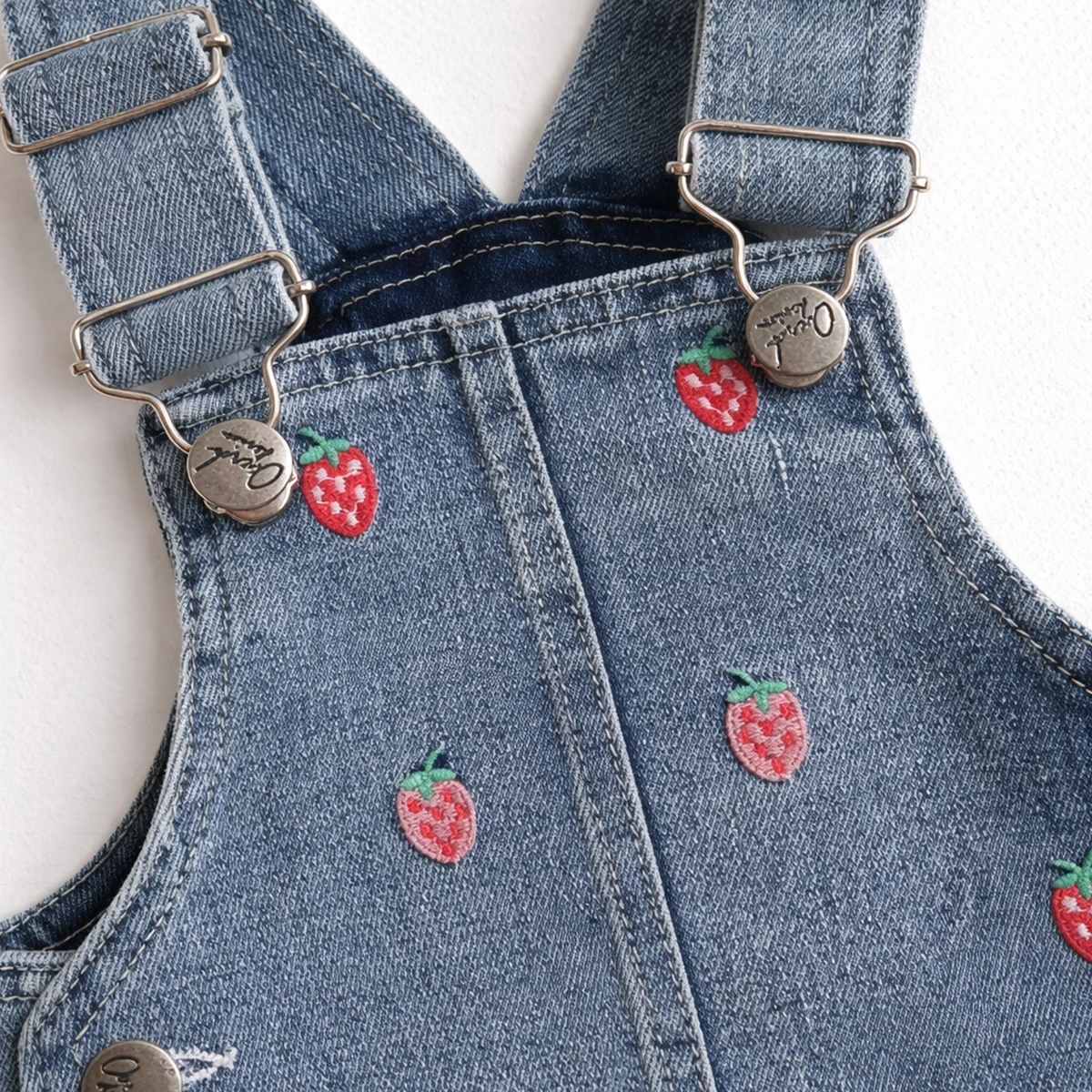 KIZ ÇOCUK 1-4 YAŞ ÇİLEK NAKIŞLI KOT JİLE 