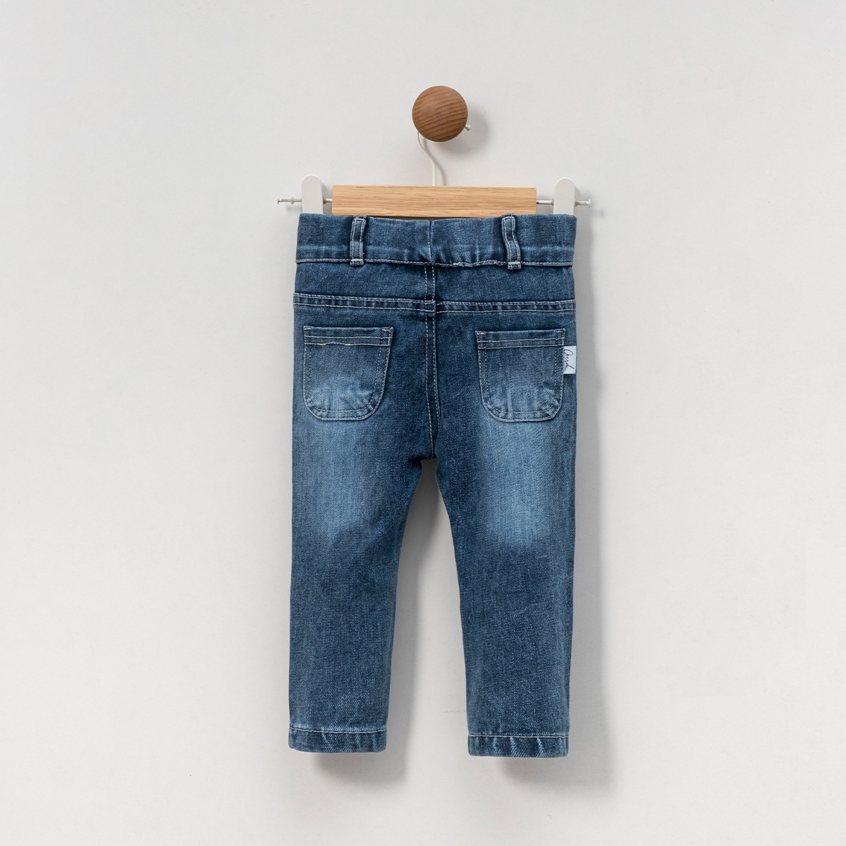 ДЕВОЧКА 1-4 ЛЕТ ДЖИНСЫ С ЦВЕТОМ