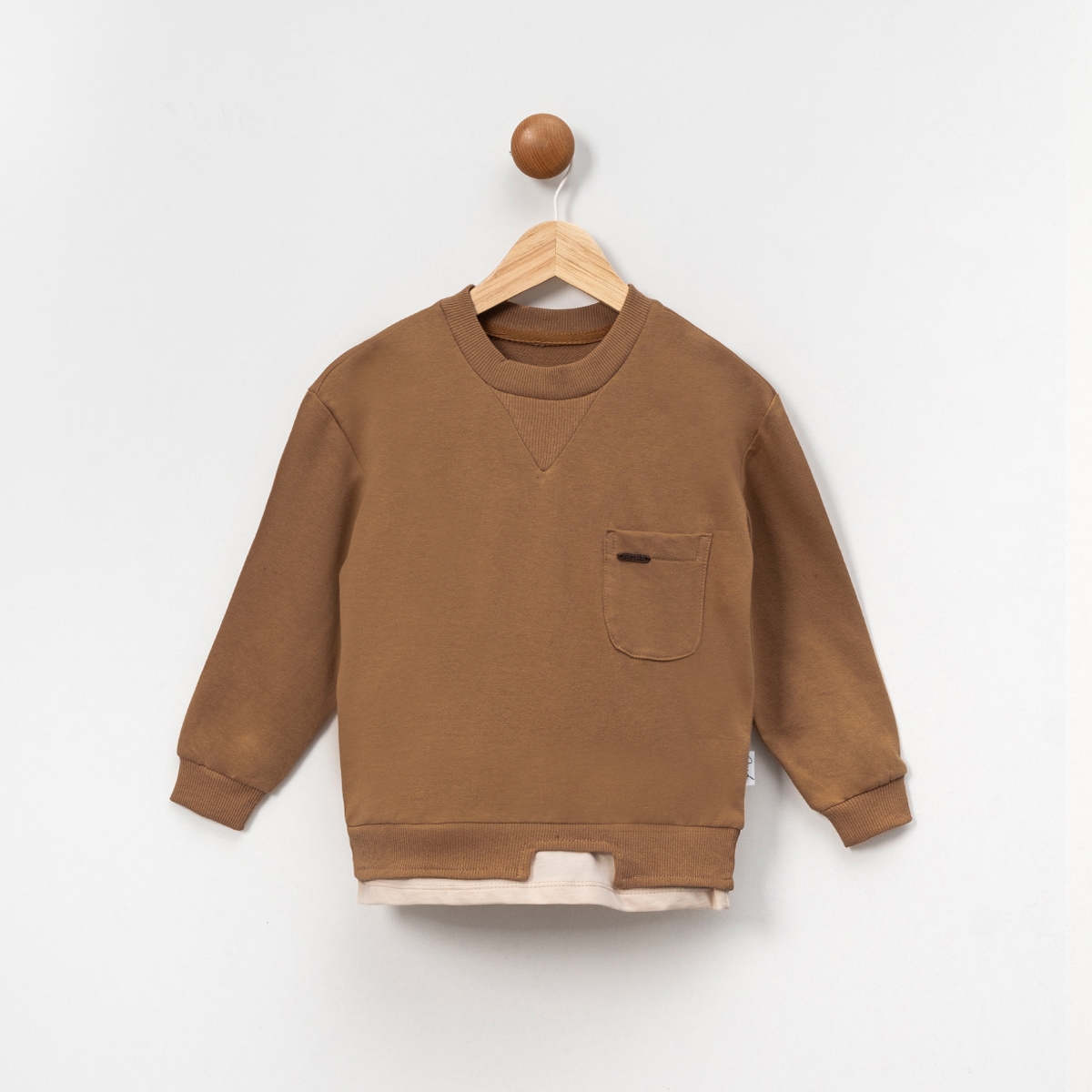  BOY's 5-8 AGE SWEATSHIRT