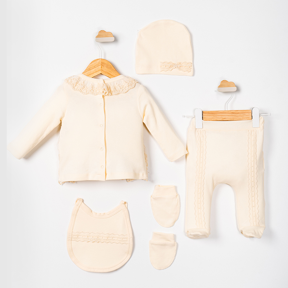 BABY GIRL 0-3 MONTHS SET OF 5