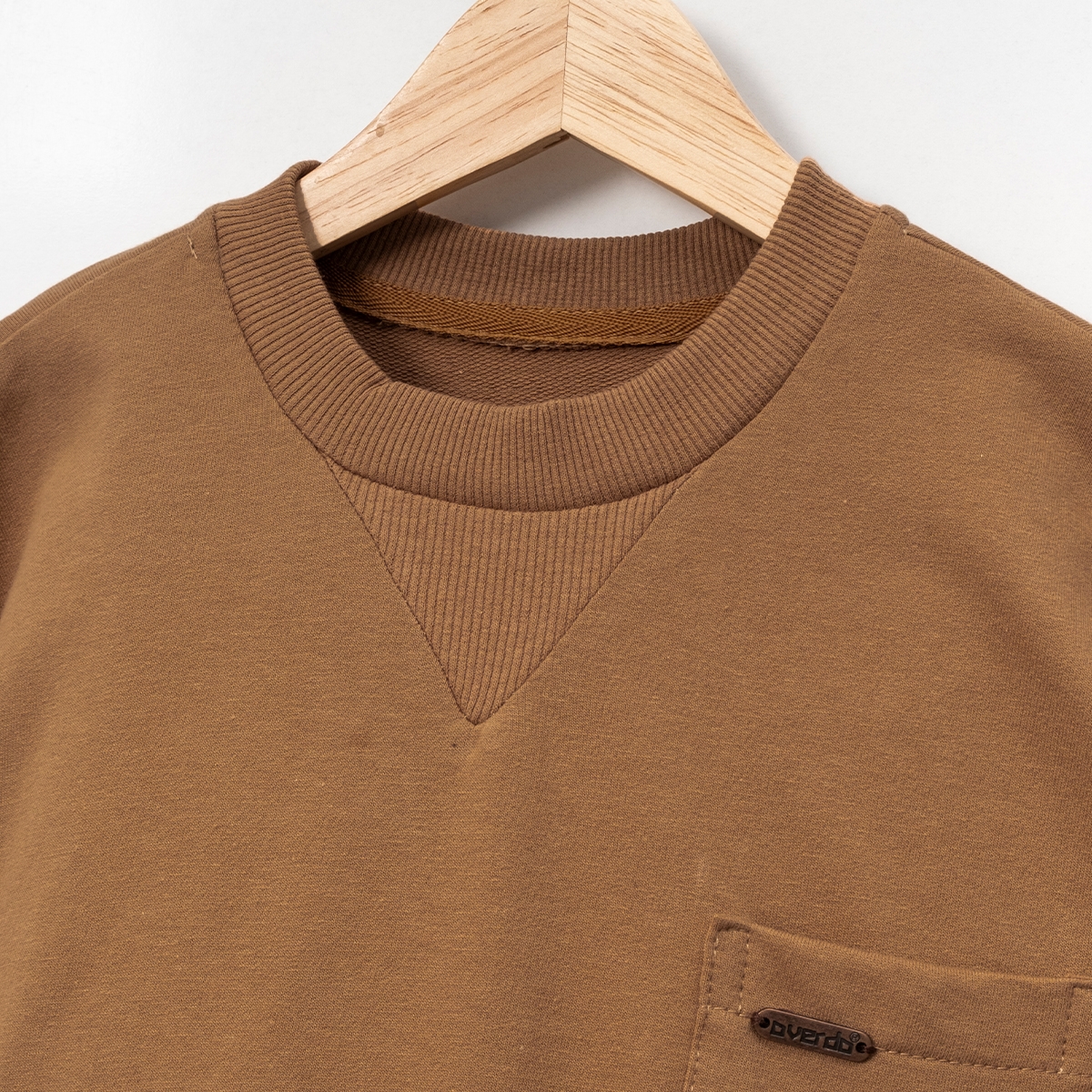  BOY's 5-8 AGE SWEATSHIRT