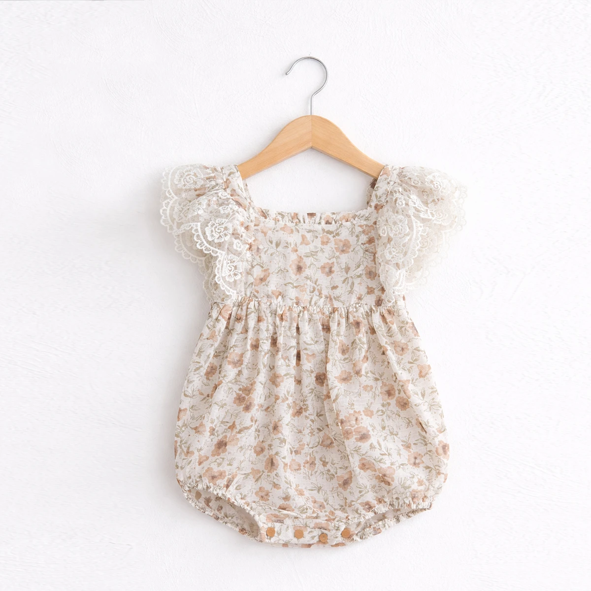 KIZ BEBEK 9-12 AY ÇİÇEK DESENLİ SLİPLİ TULUM