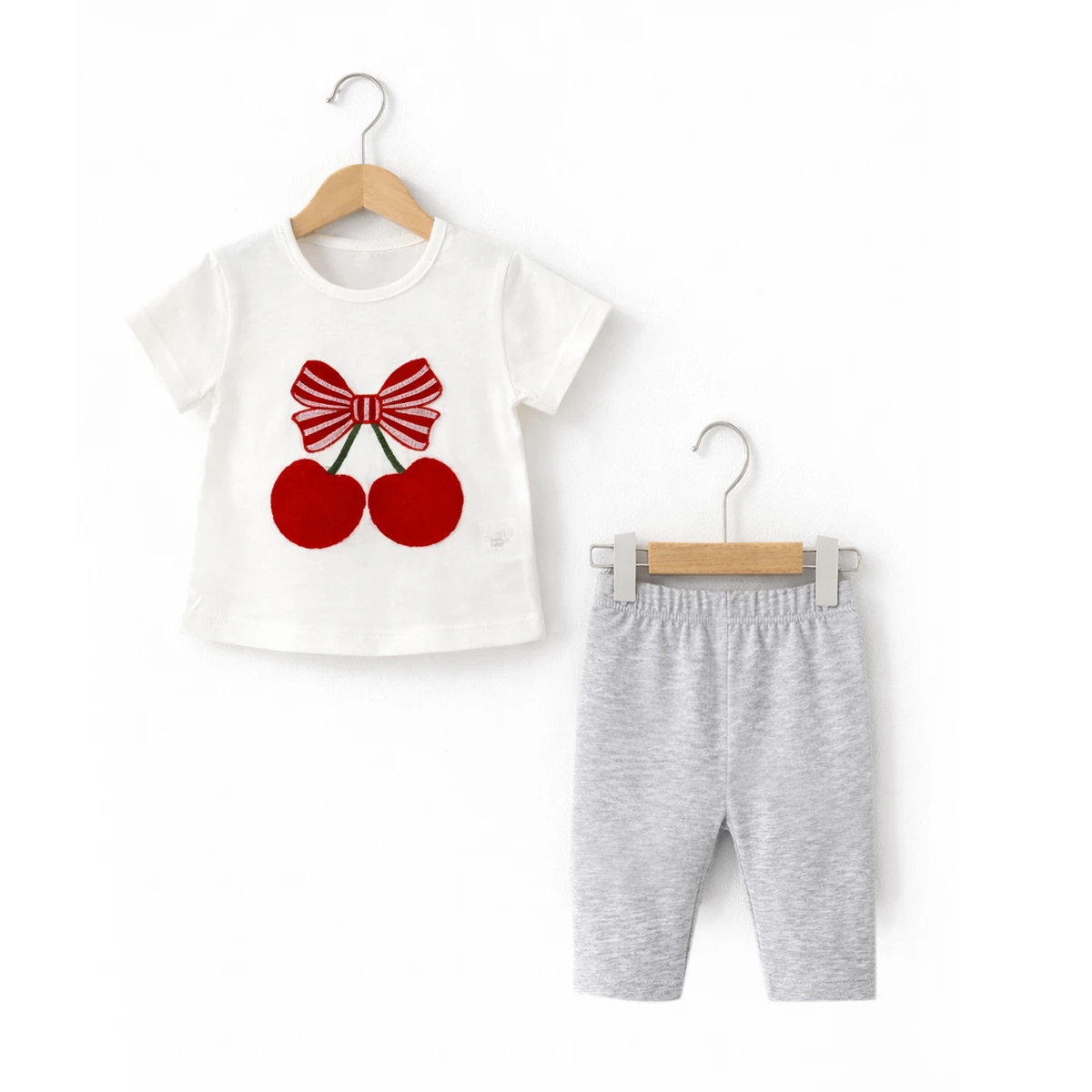 KIZ ÇOCUK 1-4 YAŞ KİRAZ NAKIŞLI KISA KOLLU TAKIM