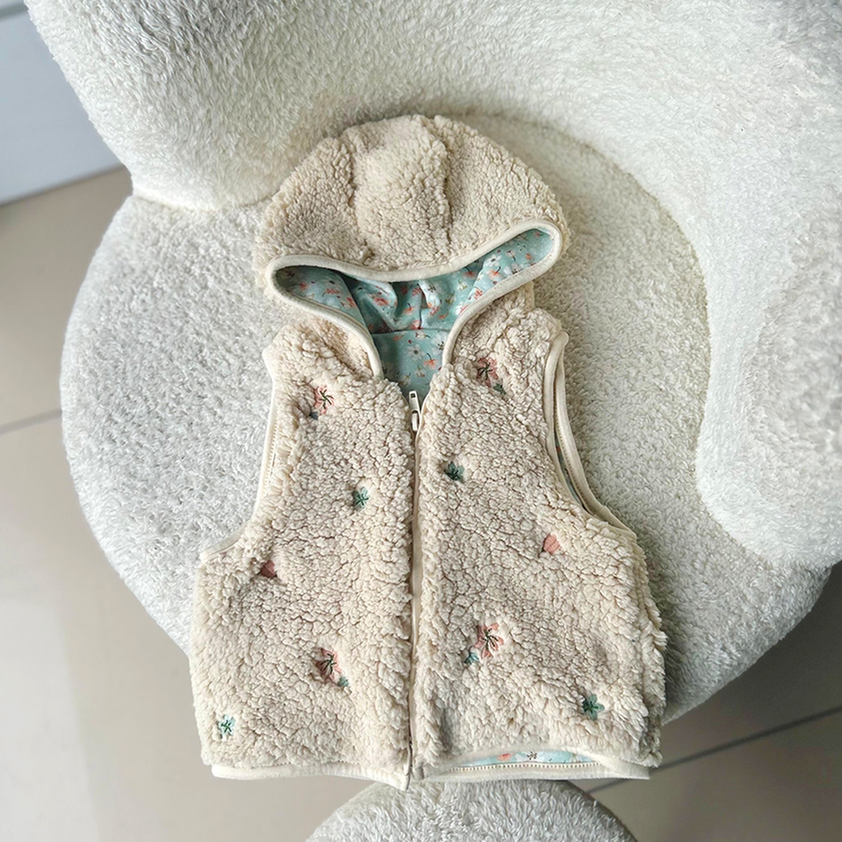 ДЕВОЧЕКA 9-36 МЕСЯЦЕВ ЖИЛЕТ С ВЫШИВКОЙ WELSOFT