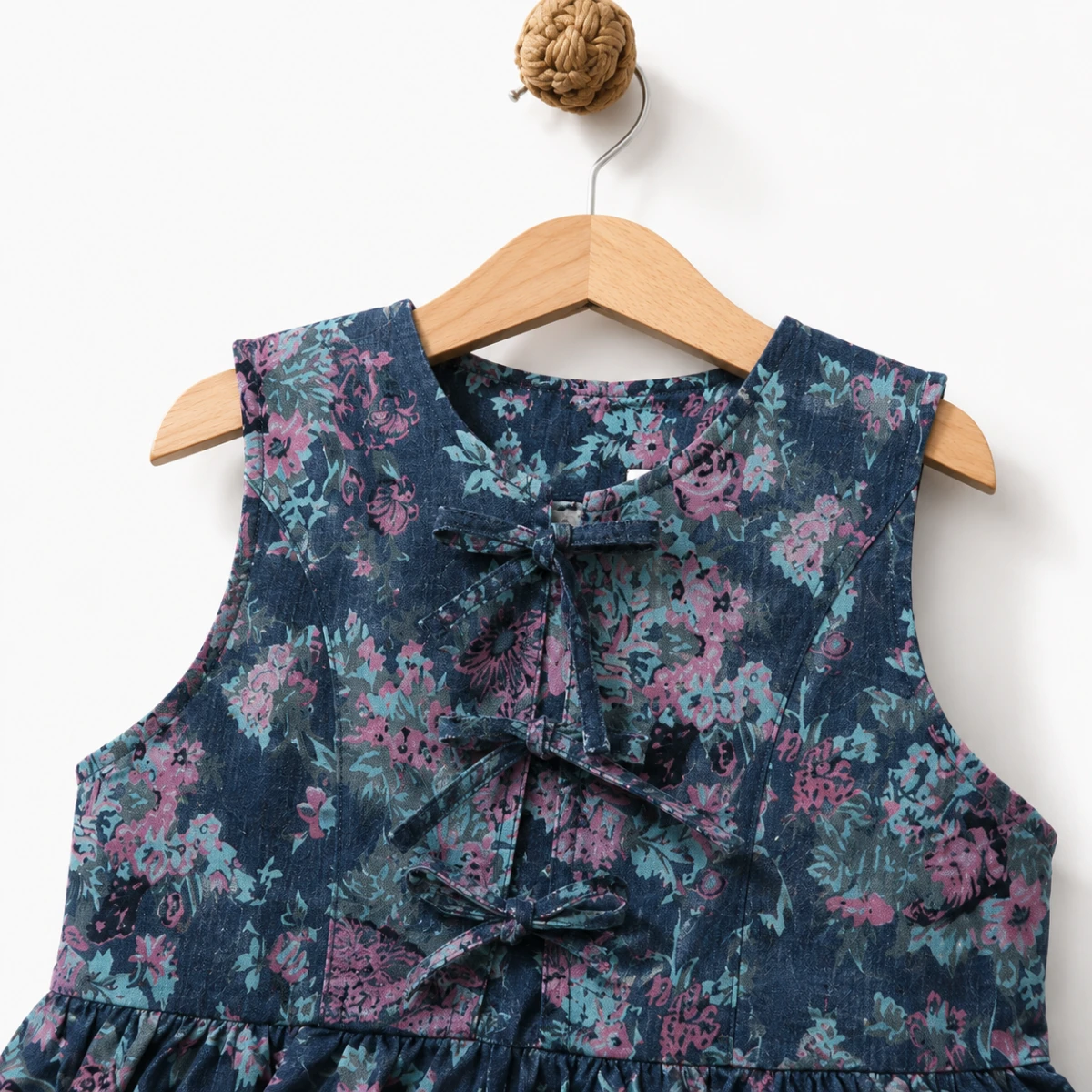 GIRL 5-8 YEARS OLD 2-PIECE SUIT WITH FRONT-TIED SHORTS
