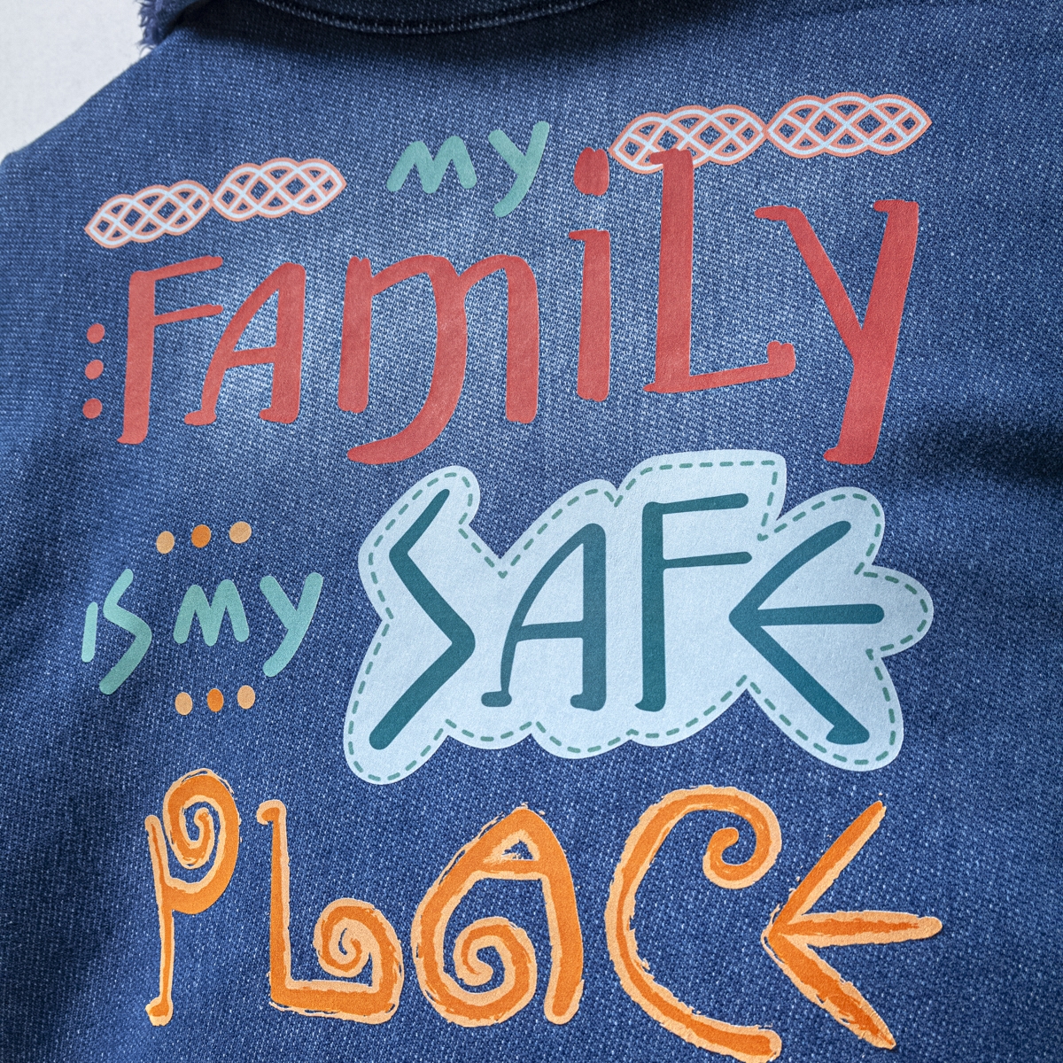 ДЕВОЧКА 1–4 ГОДА ДЖИНСОВАЯ КУРТКА С ПРИНТОМ