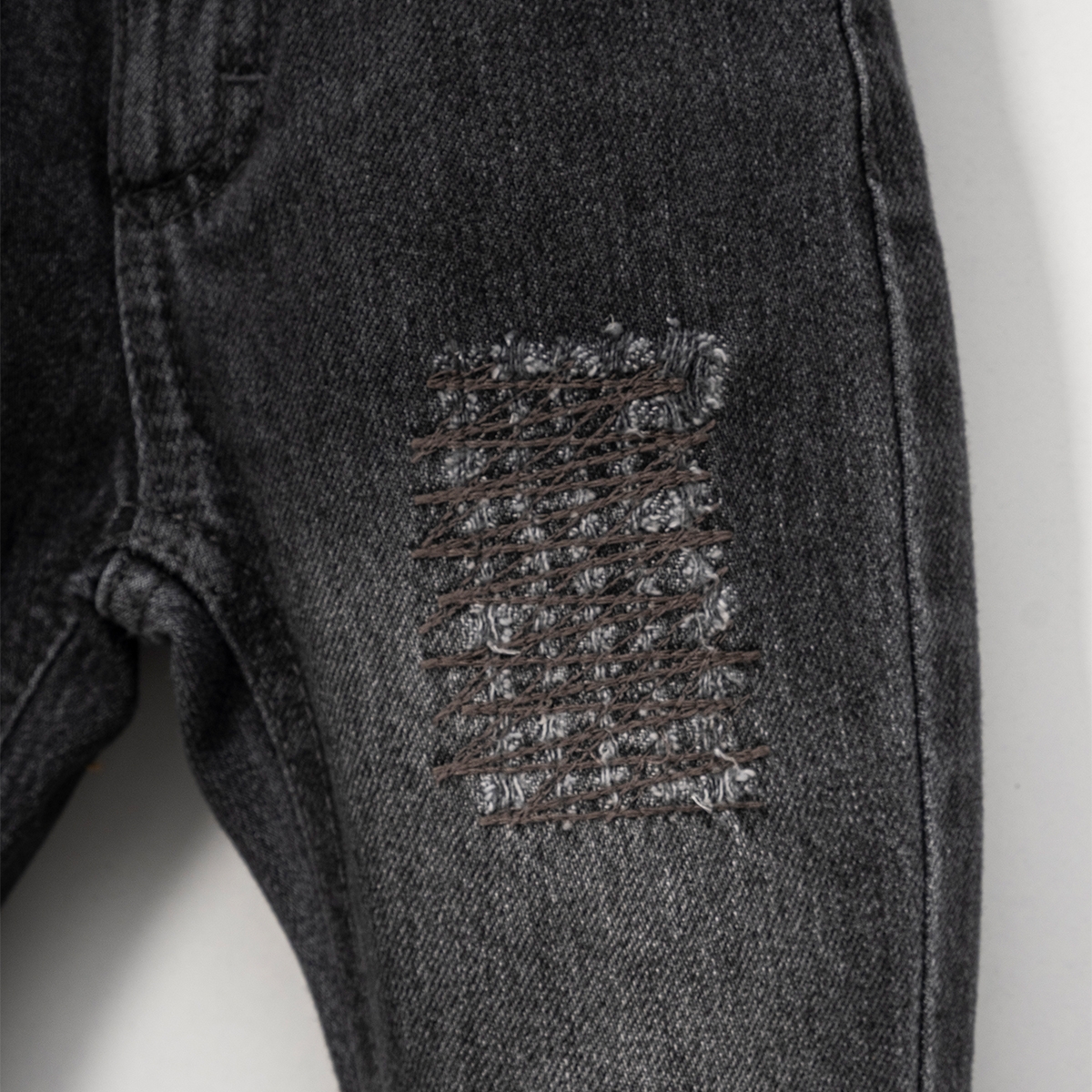 BOY CHILD 1-4 AGE EMBROIDERED JEANS