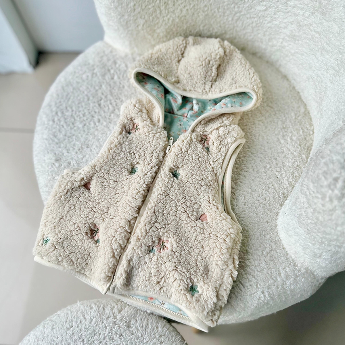 ДЕВОЧЕКA 9-36 МЕСЯЦЕВ ЖИЛЕТ С ВЫШИВКОЙ WELSOFT